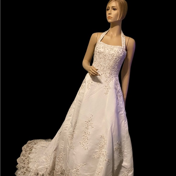 NWT Davids Bridal Michaelangelo White Halter A-Line Gown Beaded Lace Dress - Picture 3 of 11